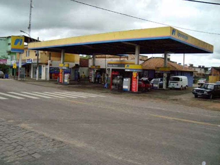 Maioria dos postos ainda não tem queda no preço da gasolina.