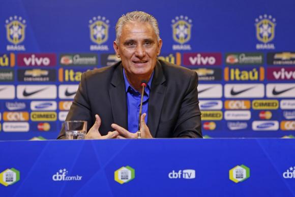 Tite arma seleção com os retornos de Paulinho e Willian aos titulares