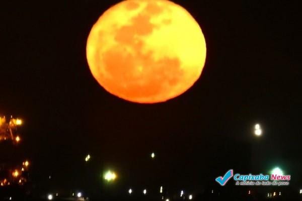 Capixabas organizam grupo para subir montanha e observar superlua