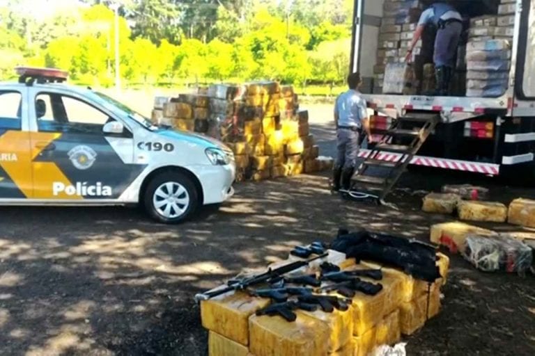Polícia de SP encontra 5 toneladas de maconha em caminhão que seguia para Cariacica