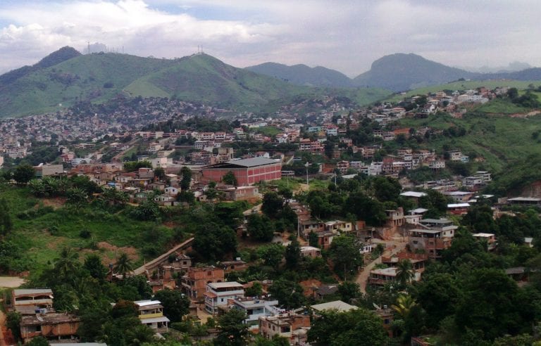 Guerra do tráfico: tiroteio assusta moradores do bairro Village da Luz em Cachoeiro