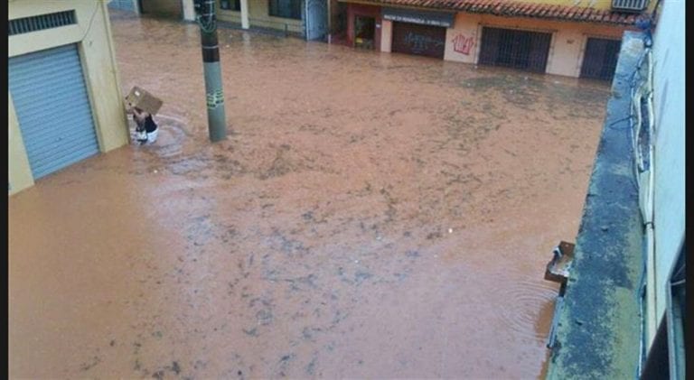 Chuva causa alagamentos e estragos em cidades do Sul do ES
