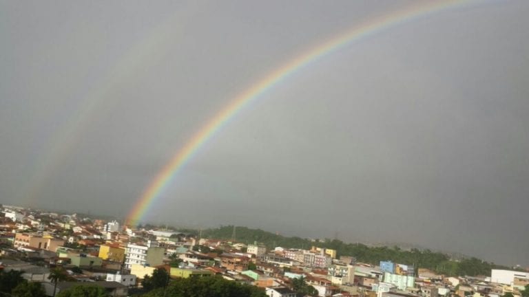 Arco-íris duplo surpreende moradores da Grande Vitória; veja as fotos