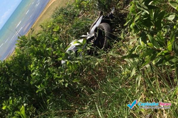 Cabo do Exército morre após bater com moto em poste na ES 010