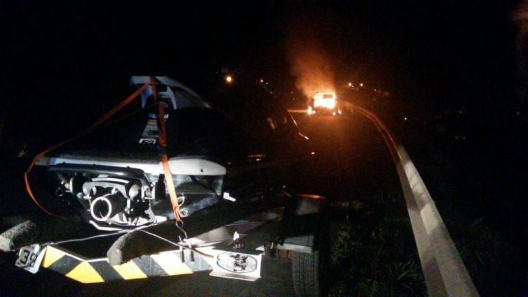 Churrasqueira provoca incêndio em veículo e deixa BR interditada em Rio Novo do Sul