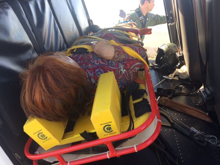 Idosa é resgatada de helicóptero após quebrar o tornozelo no Monte Aghá