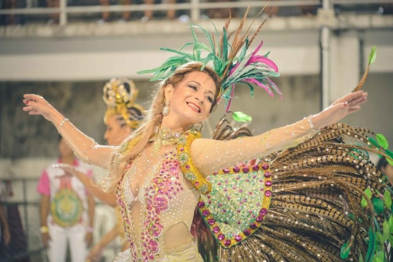 Carnaval de Vitória: A magia e o colorido do circo marcam o desfile da Imperatriz do Forte