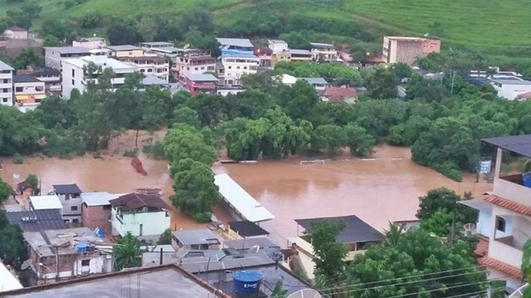 Sul do Estado: Enxurrada provoca inundação na cidade de Atílio Vivácqua