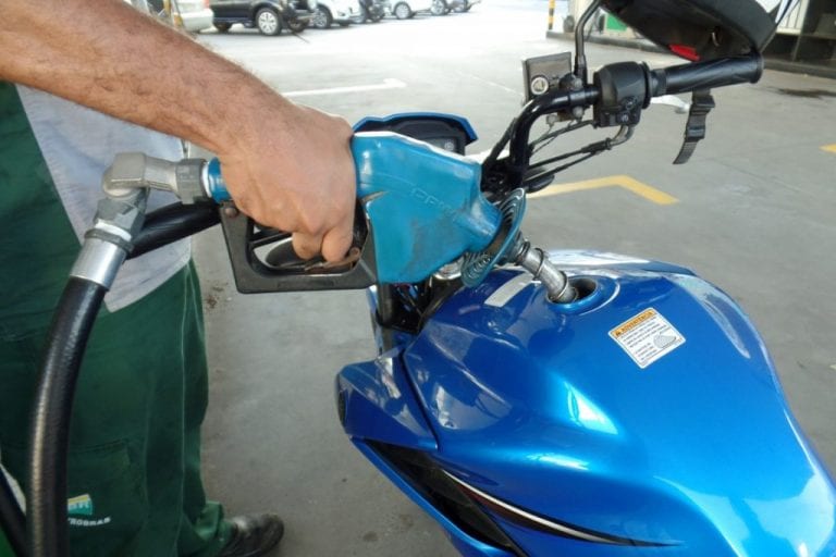 Polícia Civil, ANP e Procon fazem operação de fiscalização de combustíveis na Grande Vitória