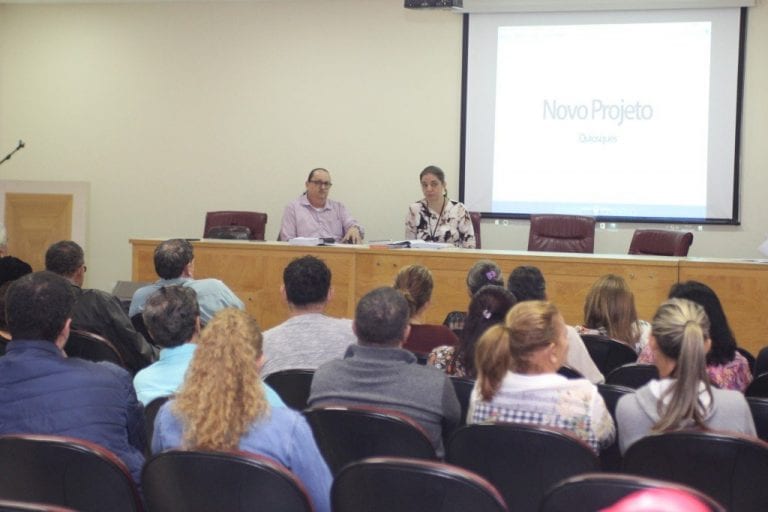 Prefeitura de Guarapari anuncia obras na orla e nos quiosques da Praia do Morro
