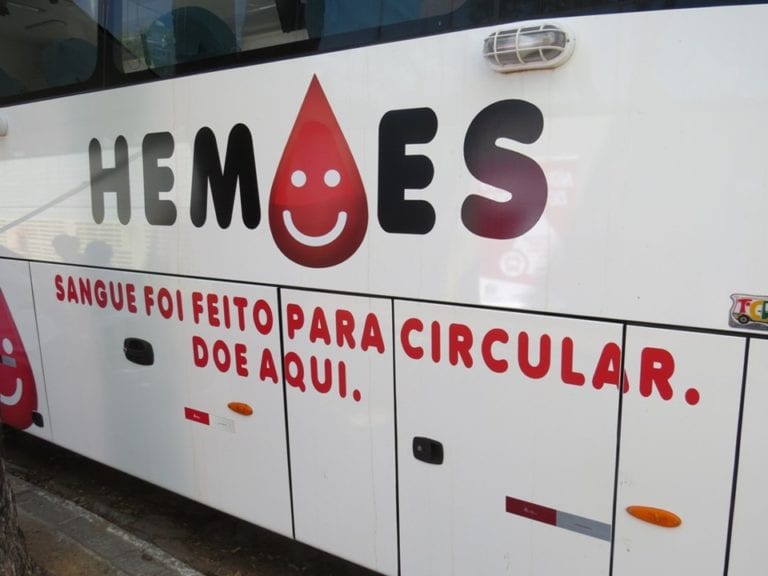 Em maio, ônibus do Hemoes receberá doações de sangue e cadastro para doação de medula óssea