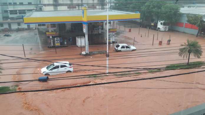 Chuva alaga região central de Castelo