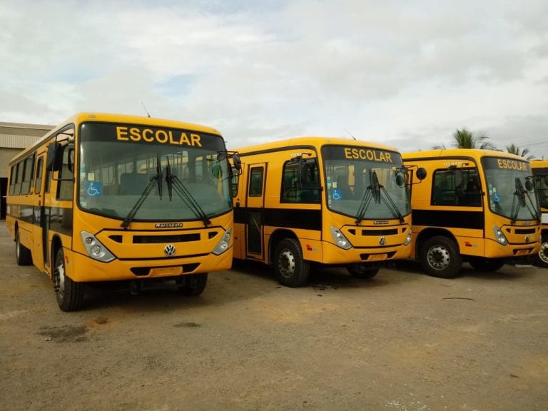 Educação de Anchieta adquire cinco ônibus escolares
