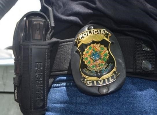 Policiais civis de Anchieta apreendem drogas e armas em operações de repressão ao tráfico de drogas