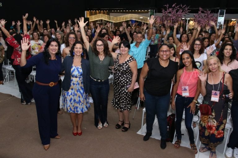 Centenas de mulheres participaram do Fórum Regional do Democratas em Marataízes