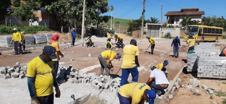 Comunidades de Itapemirim recebem calçamentos nesta segunda-feira (03)