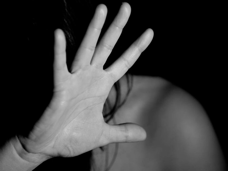 Homem é preso por estuprar a própria neta em Marataízes