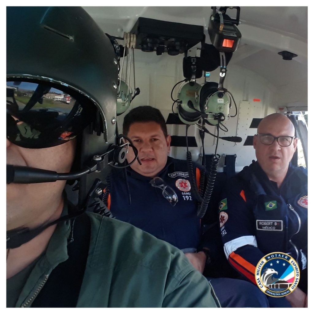 Equipe Helicóptero Queda de Avião em Guarapari - Fotos do momento do resgate do Piloto