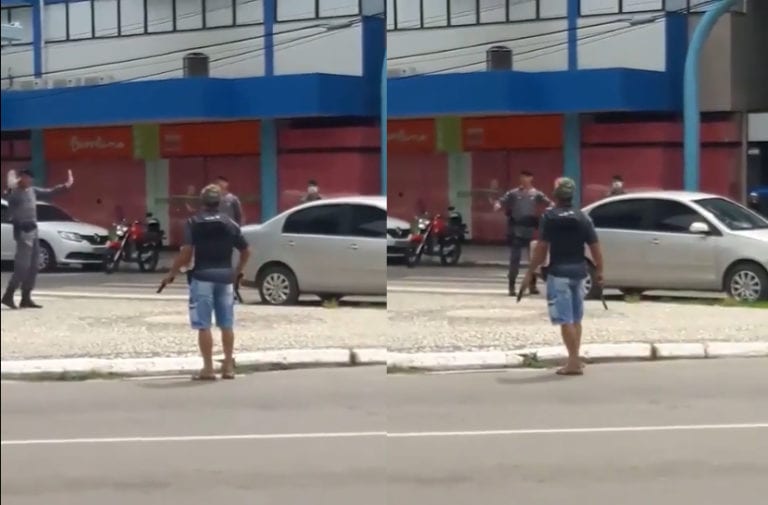 Veja o vídeo: Homem armado no centro de Guarapari ameaça PM’s