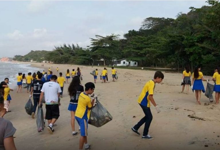 Marataízes participa do Dia Mundial de Limpeza de Praias e Lagoas