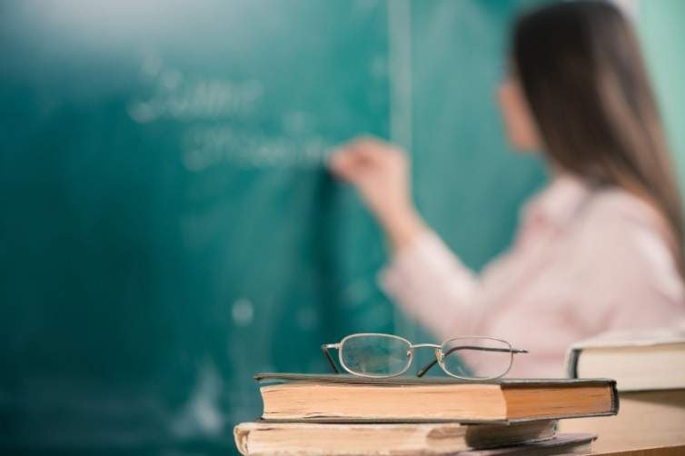 Governador sanciona reajuste em até 25% no salário de professores