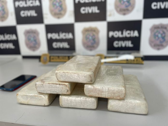 Denarc prende dois homens e apreende drogas em Vila Velha