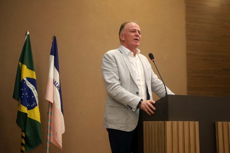 Governador anuncia concessão de Bônus Fundeb para profissionais do magistério