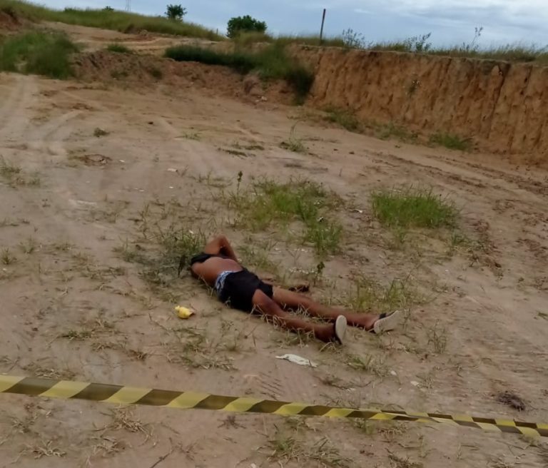 Homem encontrado morto em Marataízes levou pelo menos 3 tiros
