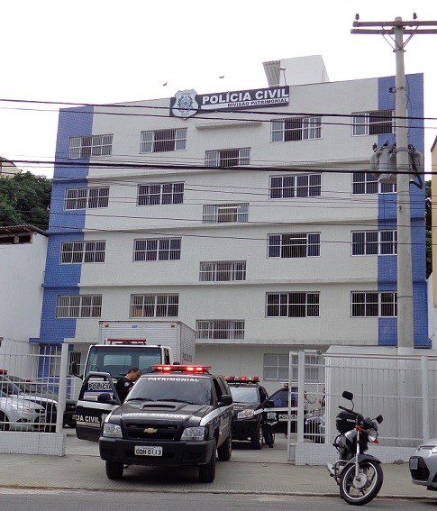 Polícia Civil prende mulher condenada por peculato e denunciação em Vila Velha