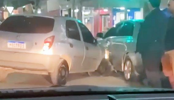Marataízes: Acidente de trânsito envolve três veículos e condutor apresentou embriaguez