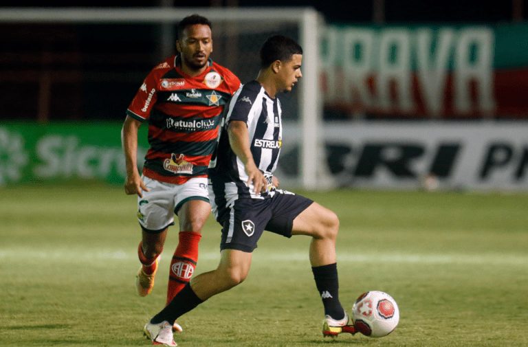 Em jogo de oito gols, Botafogo perde para a Portuguesa-RJ e amarga segunda derrota seguida