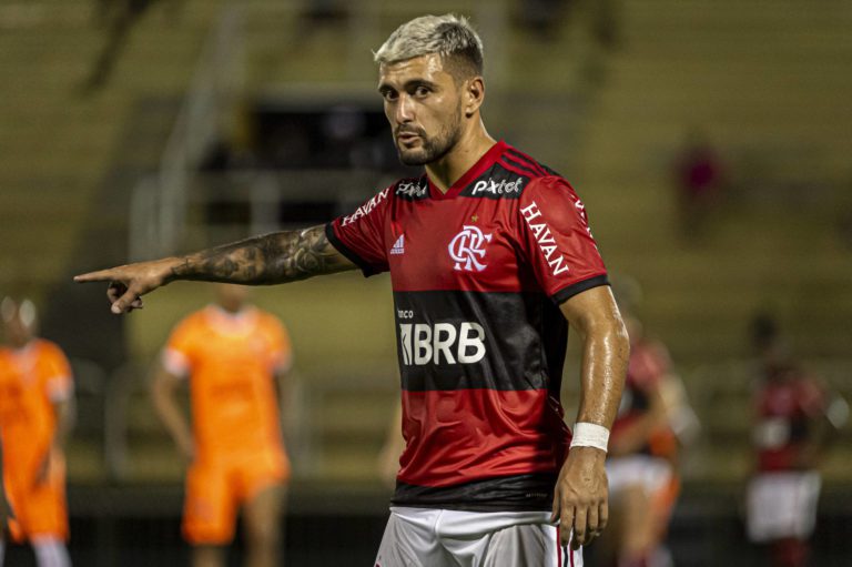 Após goleada do Flamengo, Arrascaeta elogia Paulo Sousa e projeta Supercopa