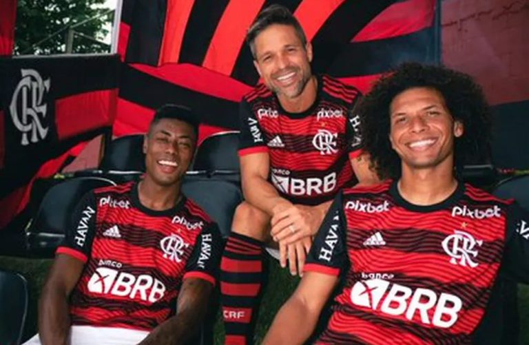 Flamengo inicia venda da nova camisa: veja o preço