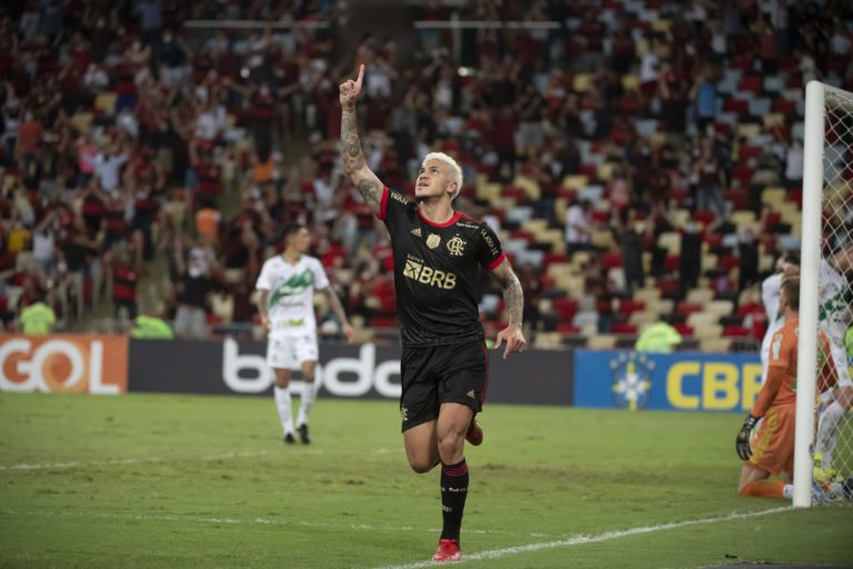 Palmeiras faz proposta oficial por Pedro, mas Flamengo recusa