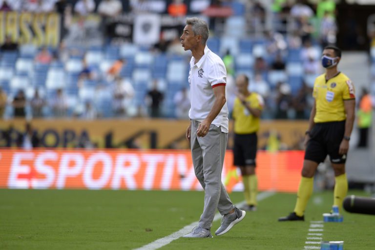 Paulo Sousa prega “passo diferente” por títulos no Flamengo