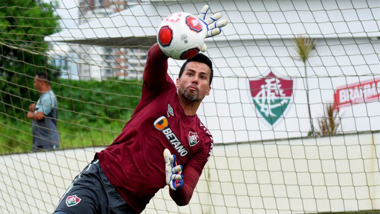 Fábio destaca evolução do Fluminense e mira título carioca