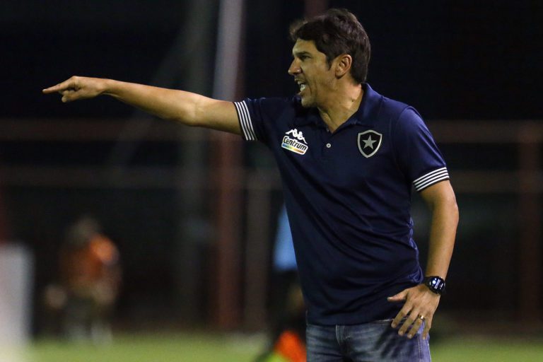 Lúcio Flávio tenta tirar pressão do elenco sobre a SAF do Botafogo