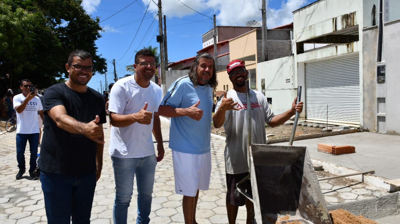 PREFEITURA DE SÃO MATEUS TÁ ON! INAUGURADO CALÇAMENTO NO BAIRRO PARQUE WASHINGTON