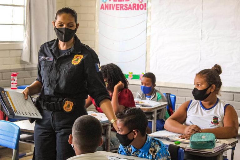 Aulas do Preci chegam às escolas Prefeito Roberto Calmon e Maria da Penha Pazito Ventura nesta quarta-feira (30)