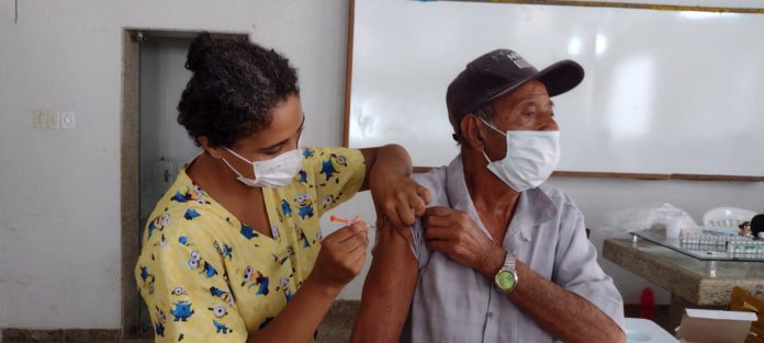Barra de São Francisco continua vacinação contra a covid-19