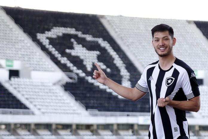 Botafogo anuncia retorno do volante Luís Oyama