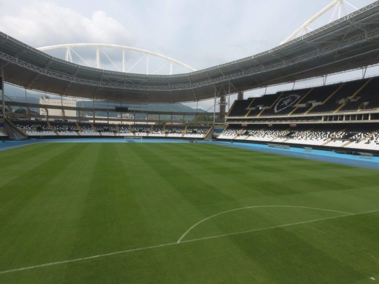 Botafogo firma parceria para aprimorar licenciamento de produtos