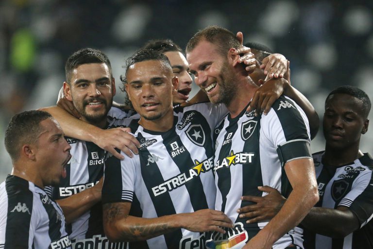 Botafogo goleia o Volta Redonda e assume terceira posição do Carioca