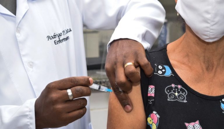 Covid: Cachoeiro inicia aplicação da quarta dose da vacina em idosos