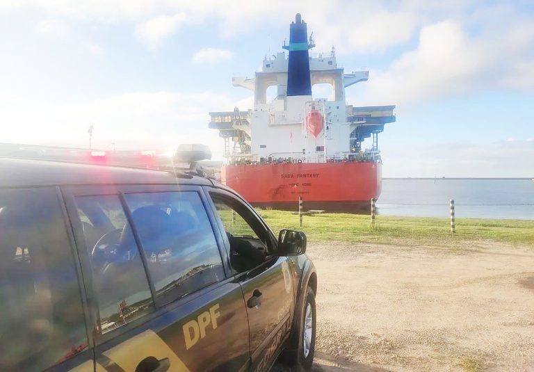 Espírito Santo: PF encontra mais de 200 kg de cocaína em casco de navio em Aracruz