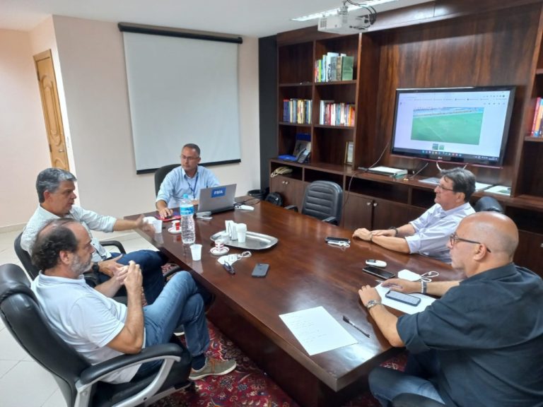 Em reunião com a FERJ, Vasco questiona arbitragem do jogo contra o Flamengo