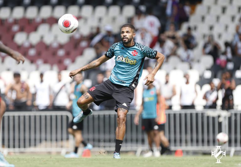 Emprestado pelo Corinthians, Vitinho garante estar “100%” e projeta Série B no Vasco