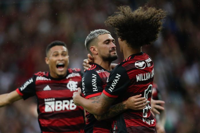 Arrascaeta analisa vitória do Flamengo sobre o Vasco