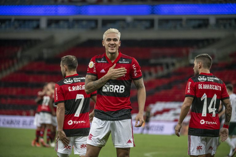 Palmeiras insiste na tentativa de contratar Pedro, mas Flamengo mantém postura e recusa