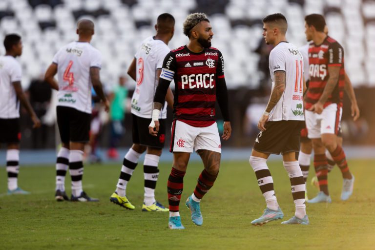 Vasco e Flamengo se enfrentam pelas semifinais do Carioca nesta quarta-feira